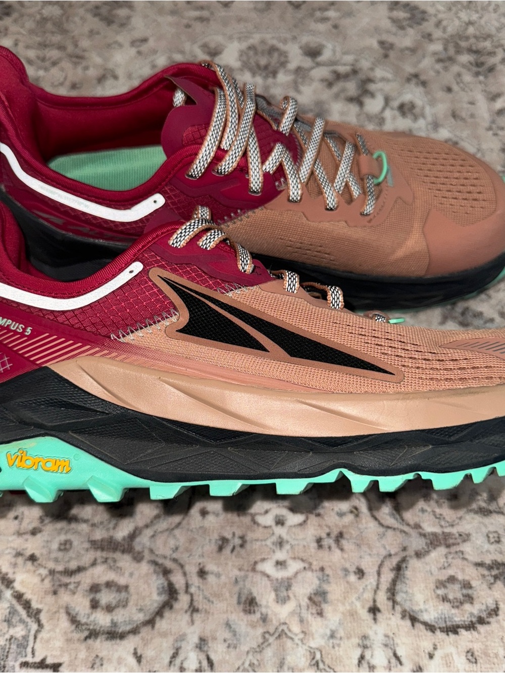 ALTRA Olympus 5 Women's Trail Running Hiking Vibram Shoes Women's 8 Rucking EUC